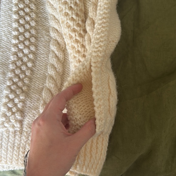 Crana handknit Irish wool cream fisherman’s sweater - Picture 5 of 6